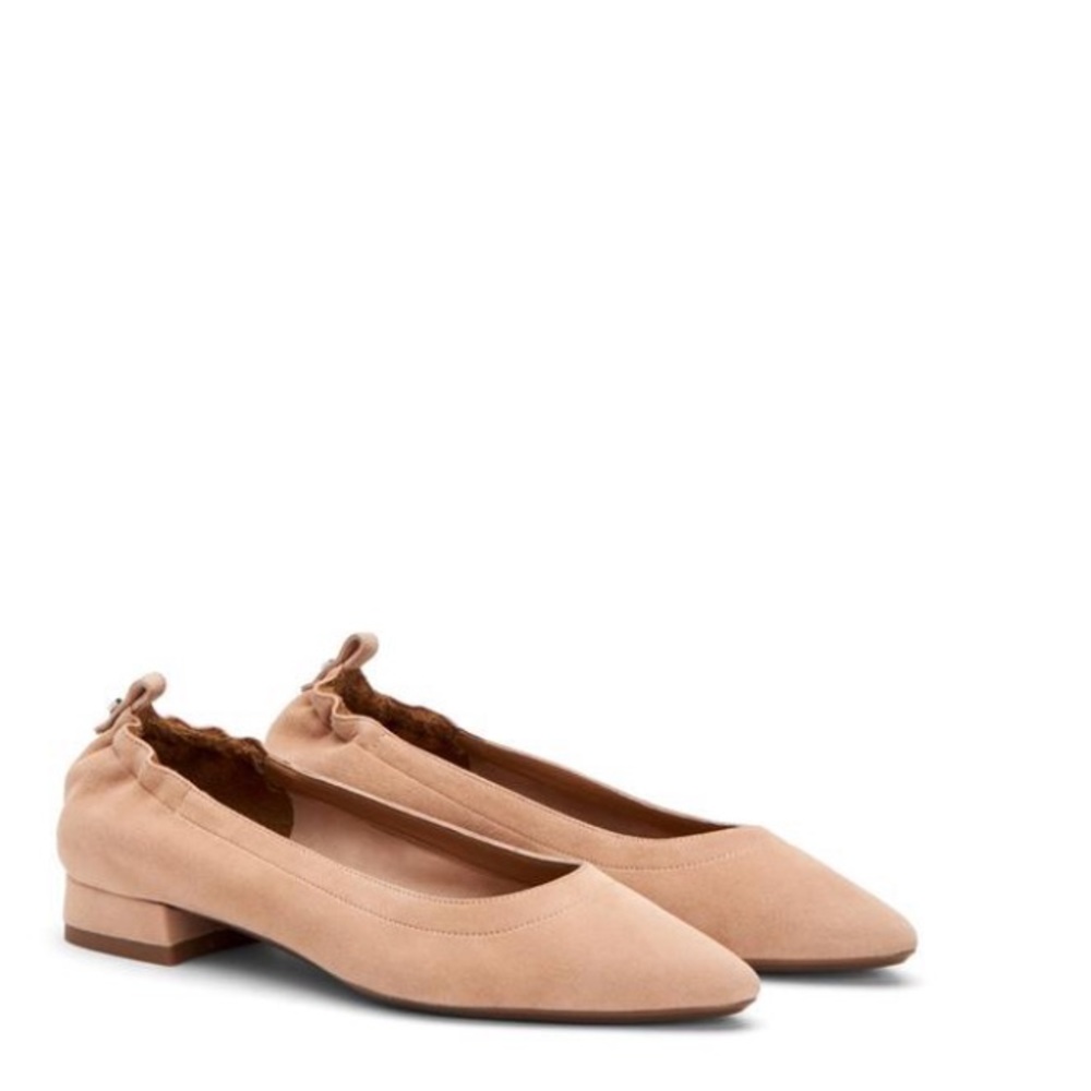 pilara flat in nude